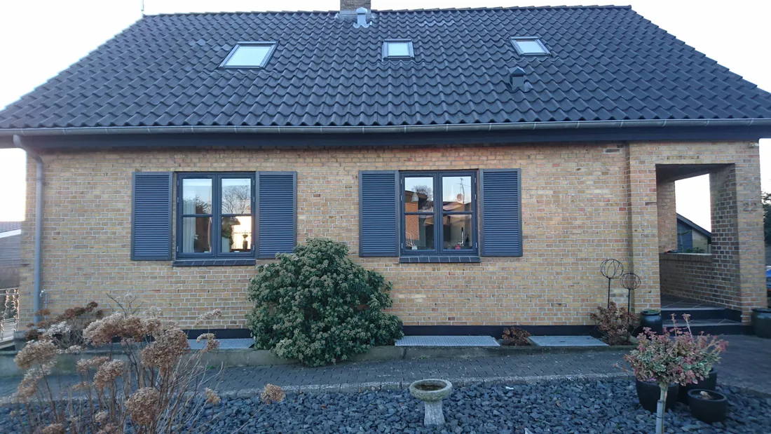 Fönsterluckor i aluminium